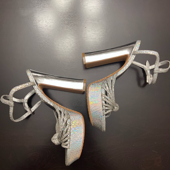 Silver wishbone collection platform sandals - Picture 4 of 6